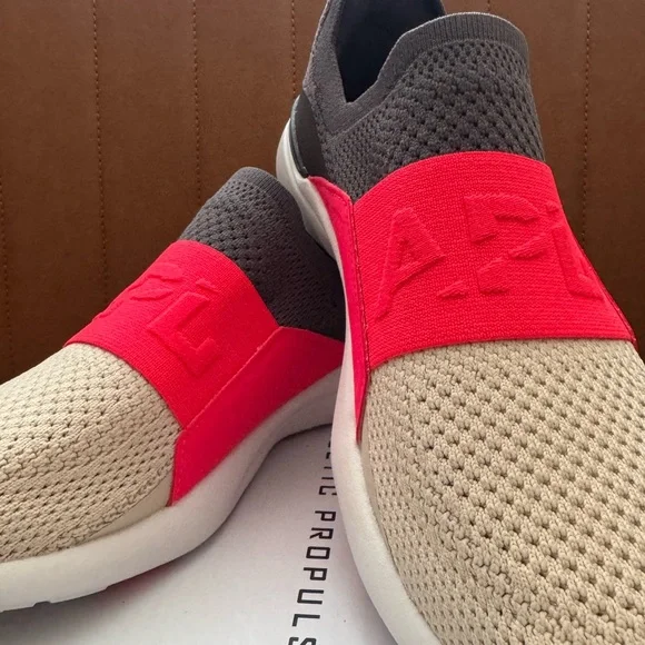 APL Women’s Techbloom Bliss Sneakers - Asteroid/Magenta/Beach - Picture 3 of 6